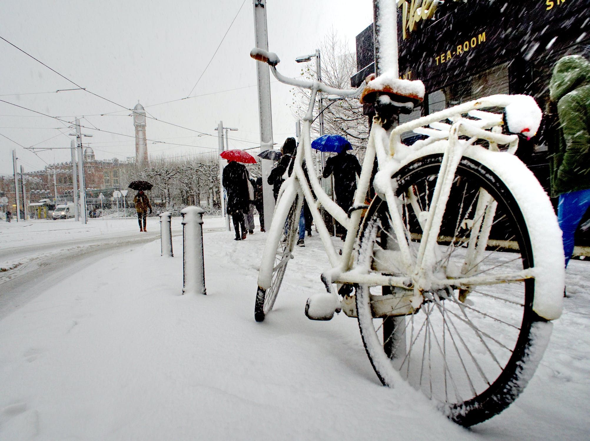 Cycling in snow and ice